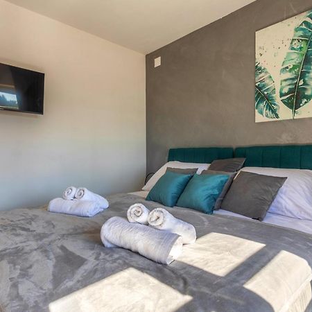 Teona Luxury Apartment With Jacuzzi And Terrace Sea View Сали Экстерьер фото